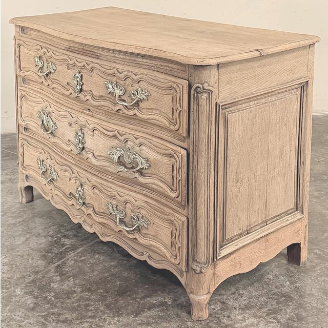 18th Century French Louis XV Period Stripped Oak Commode For Sale In Baton Rouge - Image 6 of 18