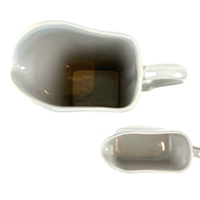 1940-1950s Franciscan Ware Tiempo Metropolitan Grey Ceramic Pitcher and Creamer Set- 2 Pieces For Sale - Image 10 of 13