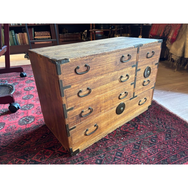 Antique Japanese Paulownia Wood Chest — Taisho Era, C. 1920 [Rm] For Sale - Image 4 of 7