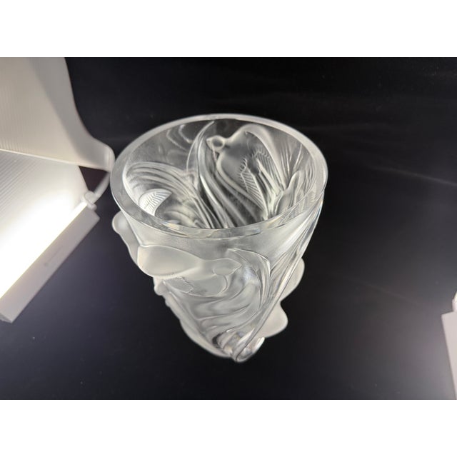 Lalique Martinets Vase 9.7” French Crystal Signed Circa 1980s *Excellent Condition For Sale In New York - Image 6 of 10
