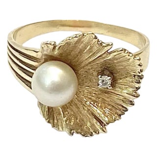 Pearl and Diamond Ring 14k Gold For Sale