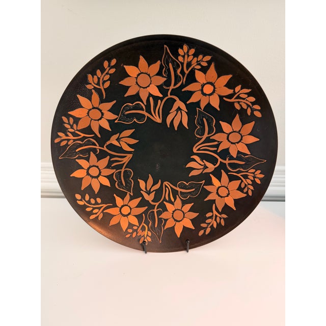 Mid-Century Modern Pair of Vintage Handmade Chilean Copper Floral Wall Plates, 15” For Sale - Image 3 of 9