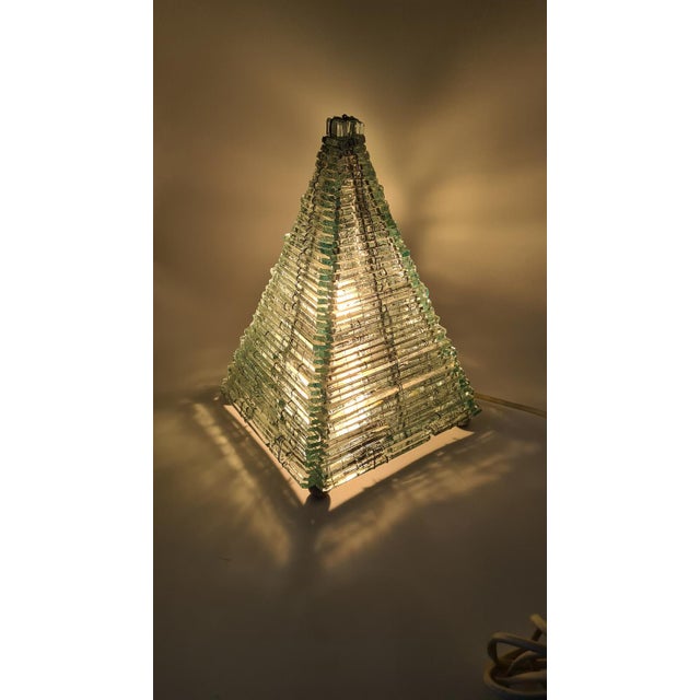 White French Pyramid Table Lamp in Transparent Glass and Metal, 1970s For Sale - Image 8 of 10
