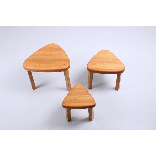 Charlotte Perriand Light Oak Nesting Tables attributed to Charlotte Perriand, 1960s, Set of 3 For Sale - Image 4 of 10