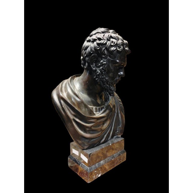 LARGE Roman bronze from the 19th century. Important bronze from the end of the 19th century roman signed S.V. The black...