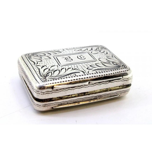 Reign of George IV Gold and Paw Vinaigrette Box For Sale - Image 3 of 9