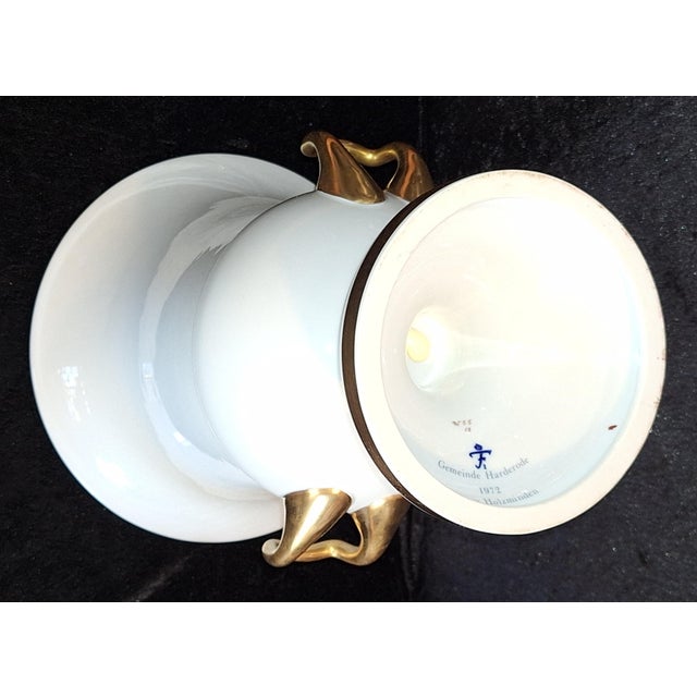 Large Amphora Vase in White Porcelain with Gold Rim and Double Handle from Fürstenberg, 1970s For Sale - Image 6 of 7