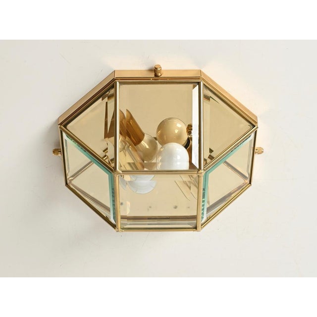 Brass and Beveled Glass Flush Mount Lamps from Fontana Arte, Italy, 1970s, Set of 2 For Sale - Image 4 of 18
