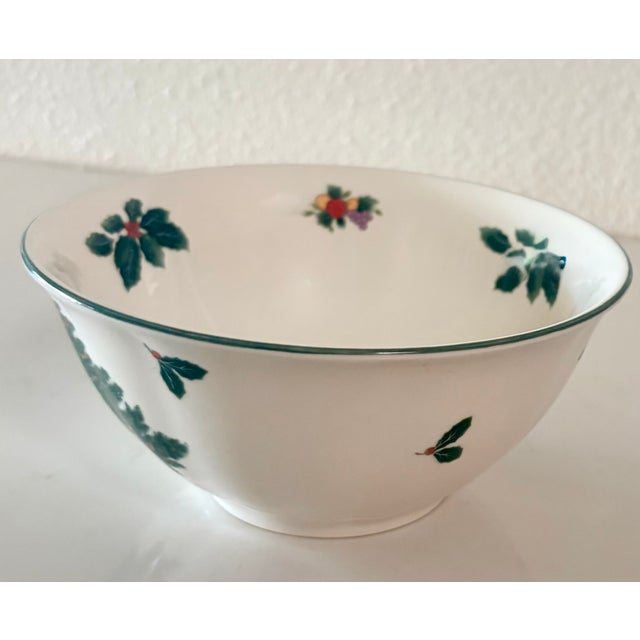 Late 20th Century Mikasa Heritage Chtistmas Story Bowl For Sale In Palm Springs - Image 6 of 7
