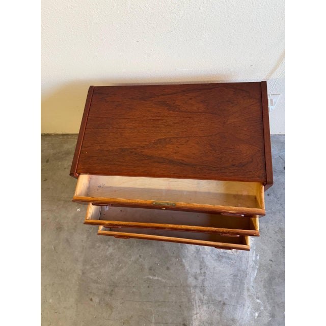 1960s 1960s Mid Century Danish Teak 3 Drawer Chest – Vintage Scandinavian Small Dresser on Tapered Legs For Sale - Image 5 of 9