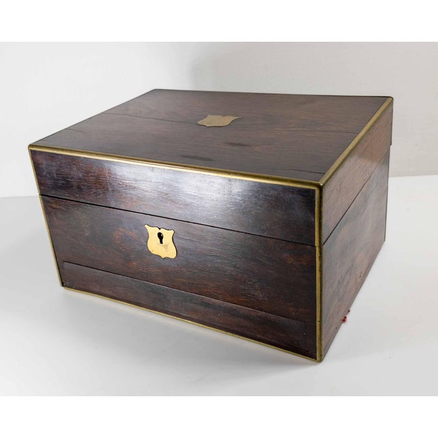 19th Century English Rosewood Veneer Traveling Vanity Case Box For Sale - Image 4 of 18
