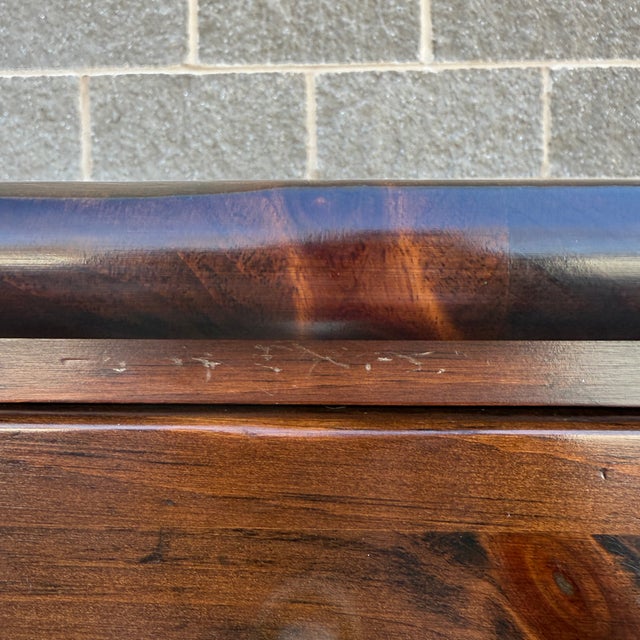 1980s Ethan Allen Old Tavern Antiqued Pine Rustic Traditional Drop Leaf Side Table With Drawer 12-8036 For Sale - Image 16 of 16