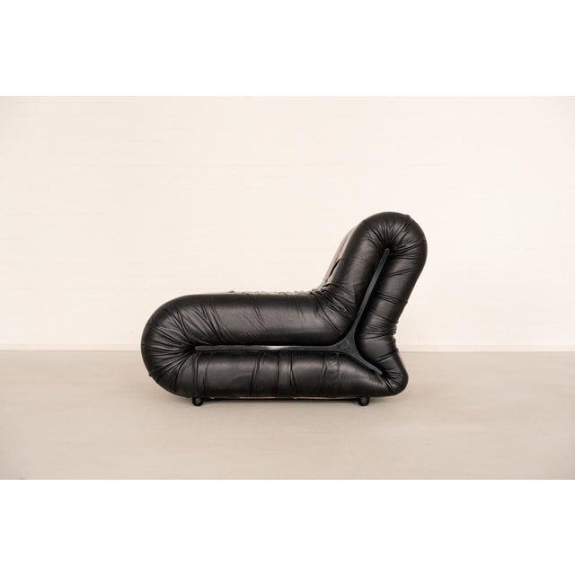 The ‘pagru’ lounge chair was designed by claudio vagnoni for 1p in 1969. Its sculptural form flows in soft, continuous...