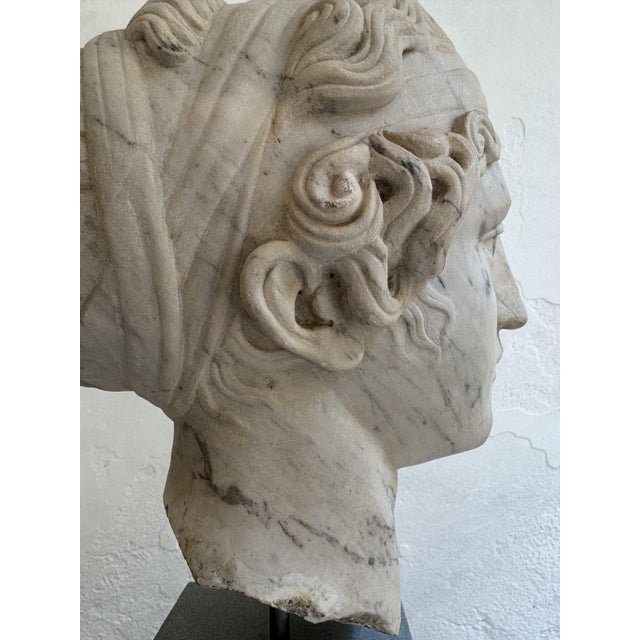 Italian Artist, Head of a Young Woman Sculpture, 1800s, Marble For Sale - Image 4 of 14