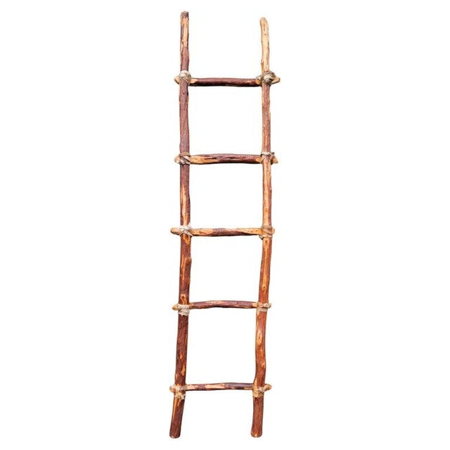 This hand made Indian ladder is Pueblo Indian hand made in fine condition.This is in very sturdy condition.