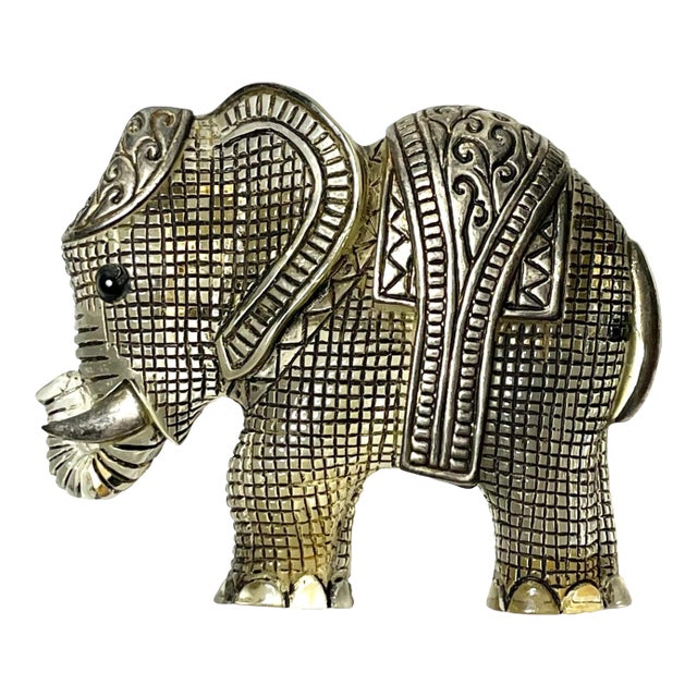 1960s Vintage Lucite Elephant Brooche For Sale