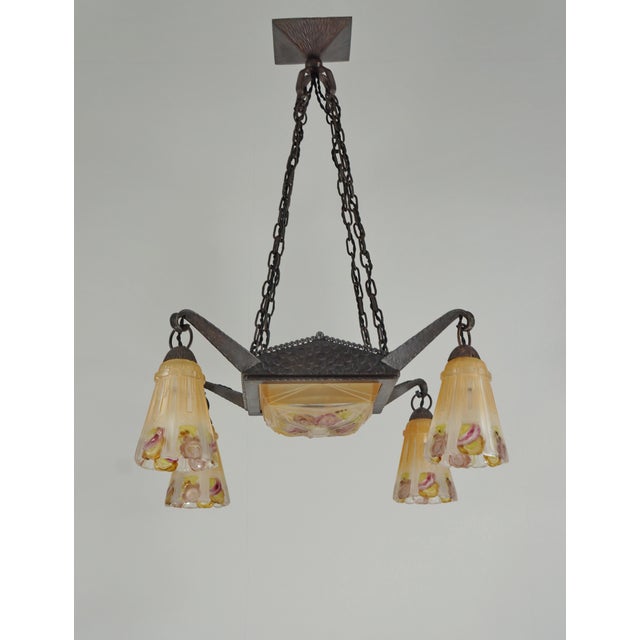 Art Deco French Art Deco Chandelier by Vasseur & Ejg 1920s - Amber Glass & Wrought Iron For Sale - Image 3 of 10