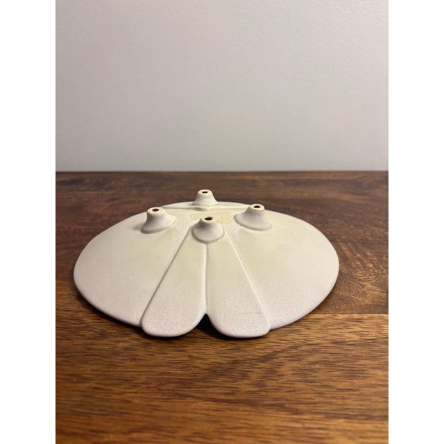 1970s Alan & Brenda Newman Orchid Footed Porcelain Bowl Signed For Sale - Image 4 of 5