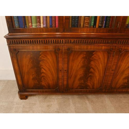 Georgian Revival Mahogany Bookcase from Bevan and Funnell, 1910s For Sale - Image 4 of 17