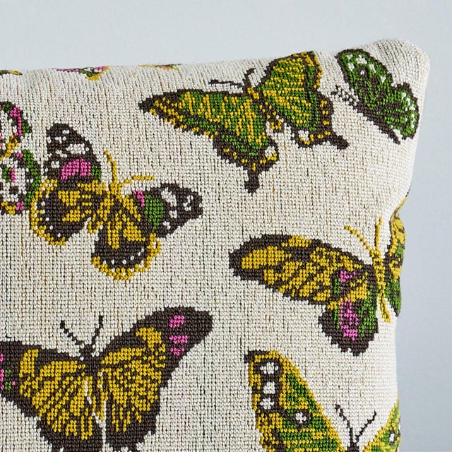 This pillow features Butterfly Epingle with a knife edge finish. A ’70s-fabulous handstitched pillow inspired this...