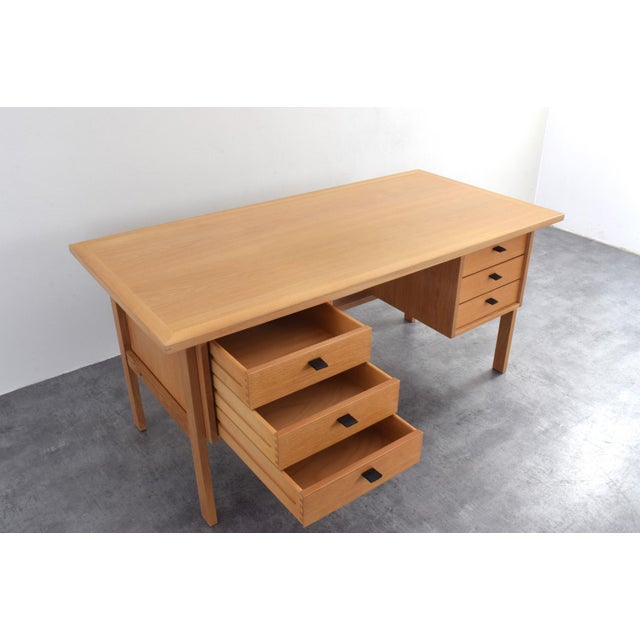 Mid-Century Oak Desk by Svend Åge Madsen for Sigurd Hansen, 1960s For Sale - Image 16 of 18