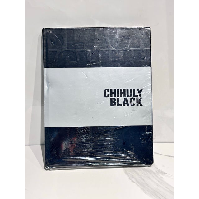 The Image Shows the Hardcover Art Monograph Chihuly Black by Renowned American Glass Artist Dale Chihuly, Published in 2008 by Chihuly Workshop. For Sale In Miami - Image 6 of 7