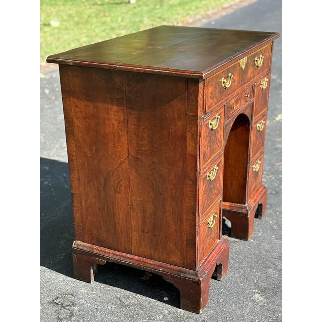Early 18th Century 18th Century George II Walnut Kneehole Desk For Sale - Image 5 of 10