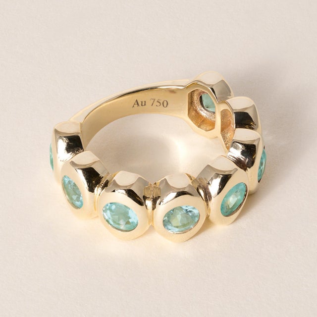 18k Yellow Gold 2.21 Carats Paraiba Tourmaline Round Bezel Set Ring Band, Size 6.5 For Sale - Image 4 of 6