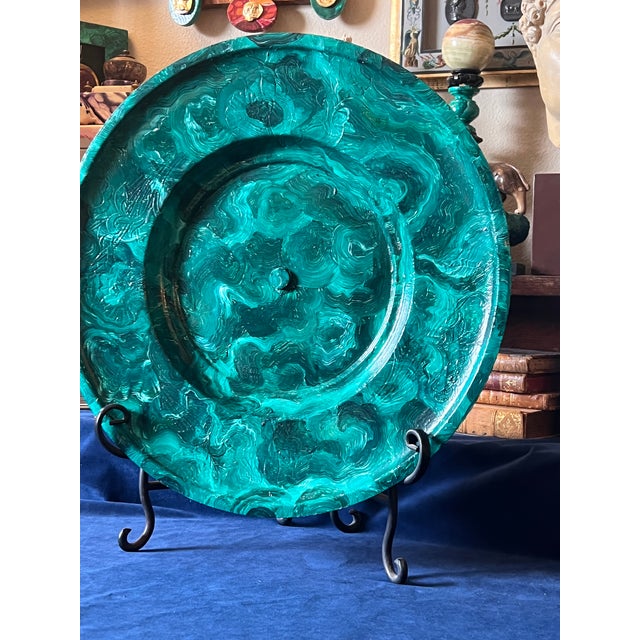 1970s Large Art Deco Faux Malachite Painted Decorative Vintage Plate Charger on Stand For Sale - Image 5 of 10
