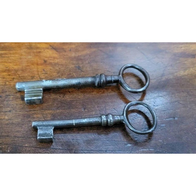 Antique Louis XV Walnut Bookcase, 1750 For Sale - Image 6 of 9