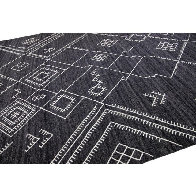 Early 21st Century Oversize Modern Kilim Flatweave Wool Rug With Dark Gray Field by Apaadana For Sale In New York - Image 6 of 7