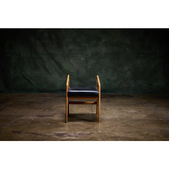 Mid-Century Modern Pair of Model 687 Stools by Gio Ponti, 1950s For Sale - Image 3 of 5