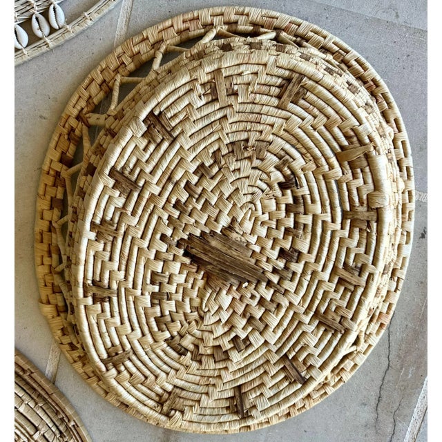Mid 20th-Century Artfully Handwoven Natural Grass Trays - Set of 4 For Sale - Image 11 of 12
