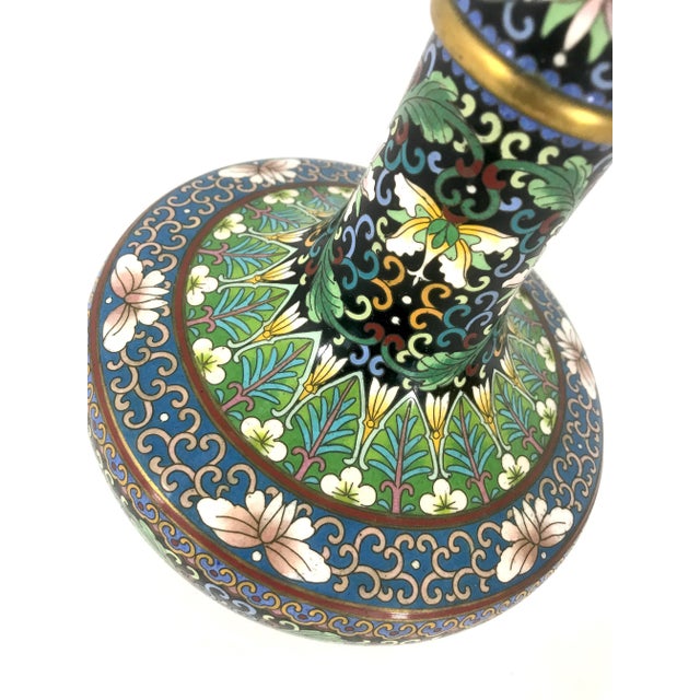 Mid 20th Century Vintage Chinese Green and Black Cloisonné Floral Vase With White Flowers, Wood Stand (Cloisonne) For Sale - Image 5 of 7