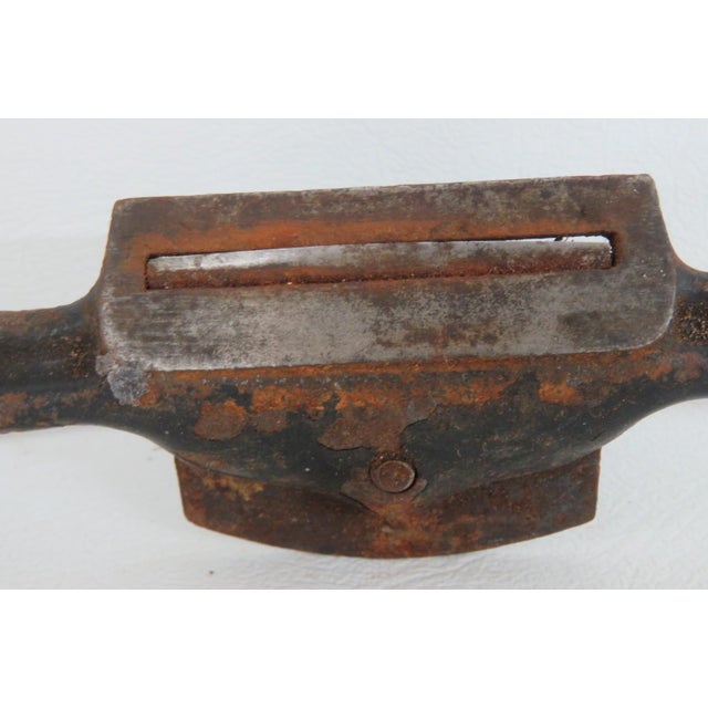 Early 1900s Cast Iron Spokeshave Traditional Woodworking Hand Tool 5114b For Sale In Miami - Image 6 of 8