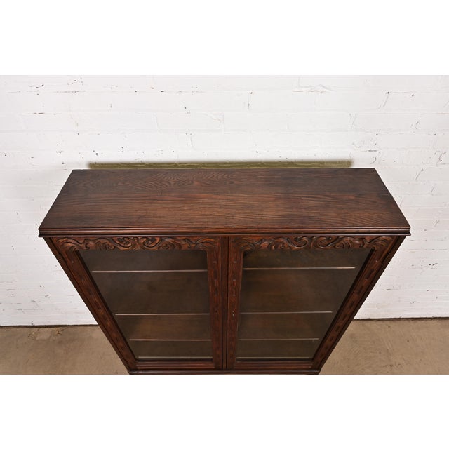 R. J. Horner Style Antique Victorian Carved Oak Bookcase Cabinet, Circa 1880s For Sale In South Bend - Image 6 of 9