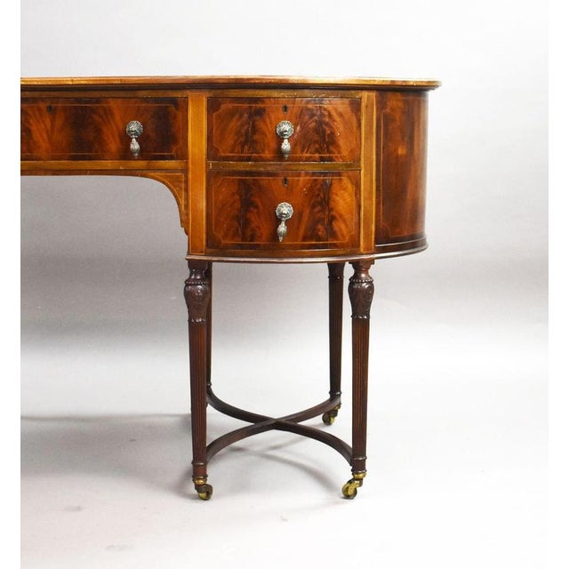 Early 20th Century Edwardian Flame Mahogany Kidney-Shaped Writing Desk, 1900 For Sale - Image 5 of 13