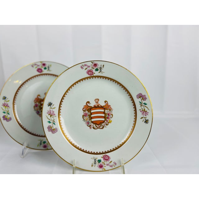 Davenport Pair, Early 19th Century Davenport Armorial Porcelain 9" Plates For Sale - Image 4 of 8