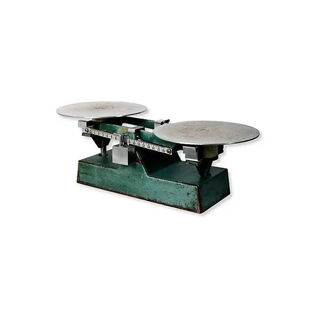 Farmhouse Early 20th Century Industrial Scale With Weights, 3 Pieces For Sale - Image 3 of 6