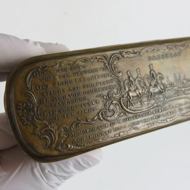 Iserlohn Snuffbox in Brass by J. H. Giese, Breslau, 18th Century For Sale - Image 6 of 14