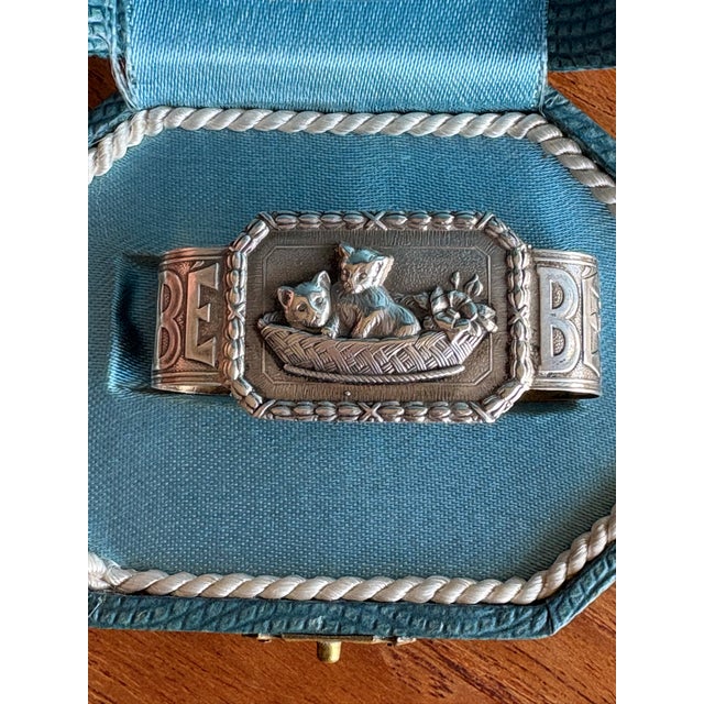 Vintage Silver “Bebe” Baby Child Keepsake Napkin Ring Kitten Motif in Box For Sale - Image 4 of 12