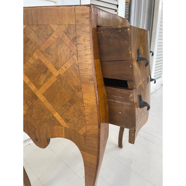 Mid 20th Century Italian Parquetry Bombe Commodino For Sale - Image 4 of 7