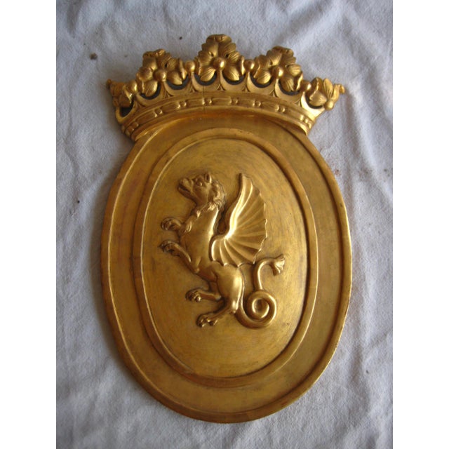 Traditional 18th Century Pair of Gild Carved Wood Coat of Arms For Sale - Image 3 of 12
