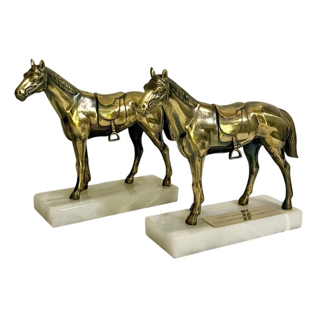 Vintage Brass Equestrian Horse Bookends on White Marble Bases – Pair of Western Style Horse Sculptures For Sale