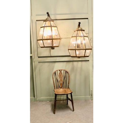 Large Octagonal Painted Brass Wall Lanterns, 1960, Set of 2 For Sale - Image 6 of 9