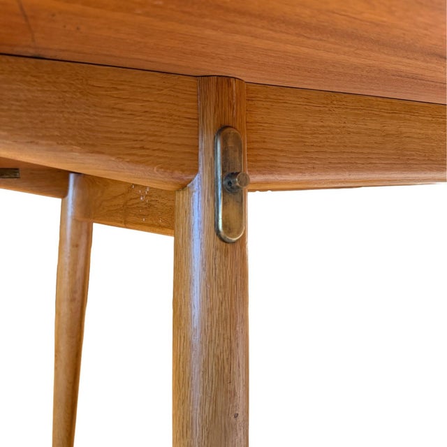 Brown Hans Wegner for Johannes Hansen Model Jh-570 Teak & Oak Extendable Dining Table, Denmark, 1950s For Sale - Image 8 of 10
