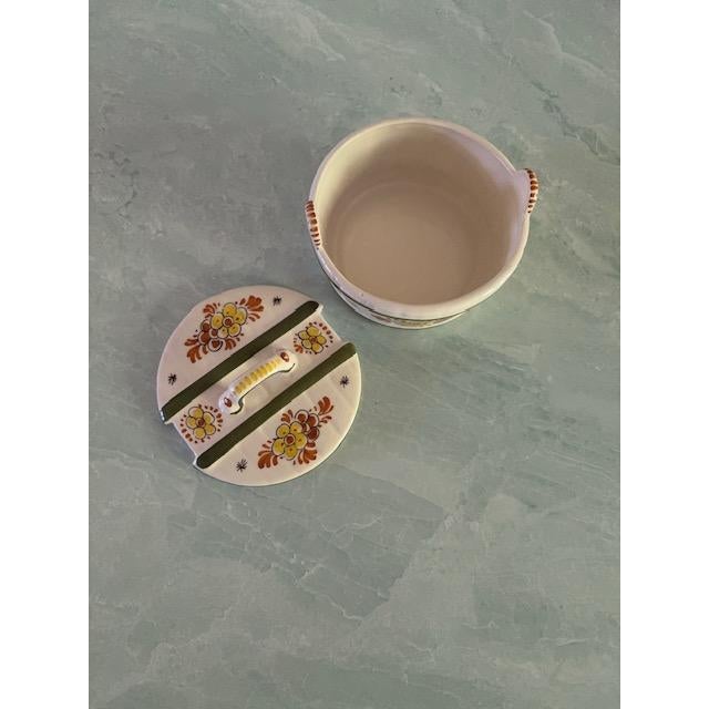 Pretty mid-century lidded bowl - for jam or butter or keepsakes. Hand-painted in green and terr cotta colors on cream...