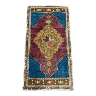 Turkish Yastik Rug 1'6" x 2'10" For Sale