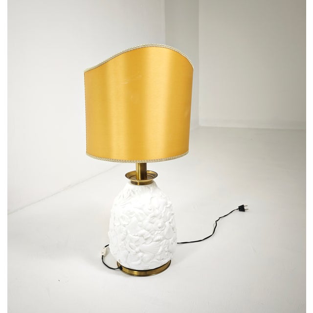 Goldenrod White Ceramic Table Lamp with Embossed Shell Motifs, 1960s For Sale - Image 8 of 18