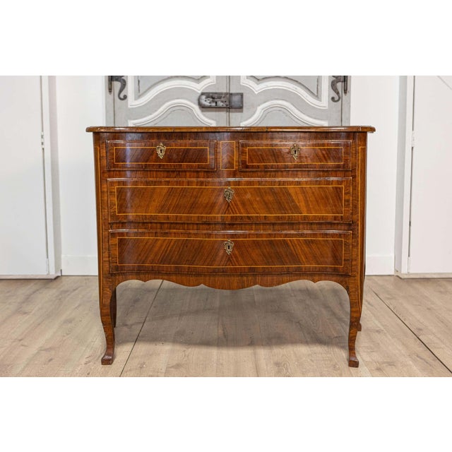 Brown Tuscan 1890s Walnut and Mahogany Four-Drawer Commode with Banding Inlay For Sale - Image 8 of 15